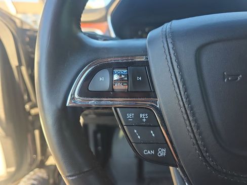 Used 2020 Lincoln Continental Reserve w/ Luxury Package image 22