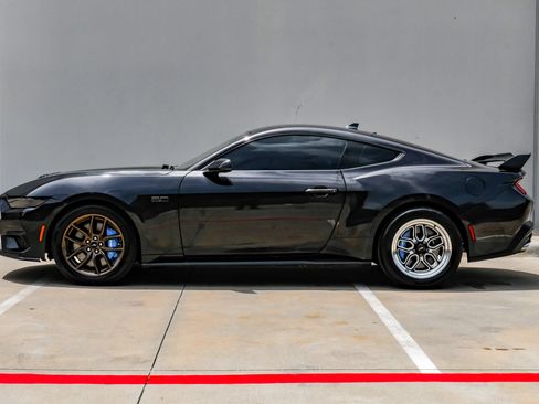 Used 2024 Ford Mustang GT Premium RWD image 15