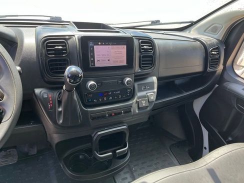 Used 2024 RAM ProMaster 2500 w/ Convenience Group image 16