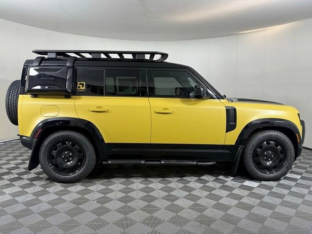 New 2026 Land Rover Defender 110 AWD/4WD image 7