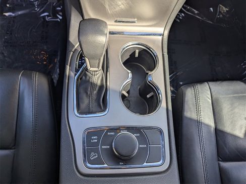 Used 2019 Jeep Grand Cherokee Limited w/ Trailer Tow Group IV image 25