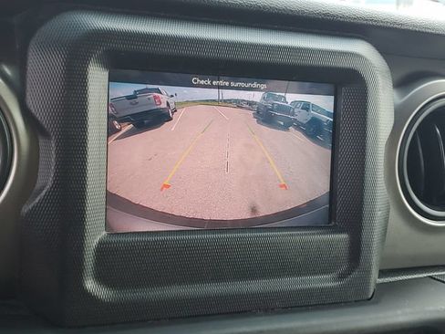 Used 2021 Jeep Wrangler Unlimited Sport AWD/4WD image 18
