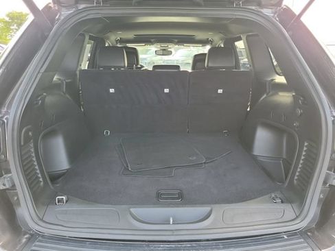 Used 2021 Jeep Grand Cherokee Altitude AWD/4WD image 6