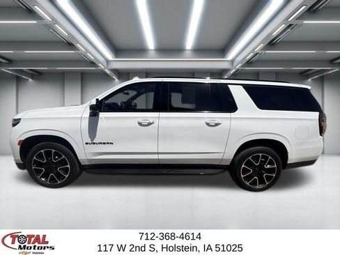 Used 2022 Chevrolet Suburban RST w/ Luxury Package AWD/4WD image 4