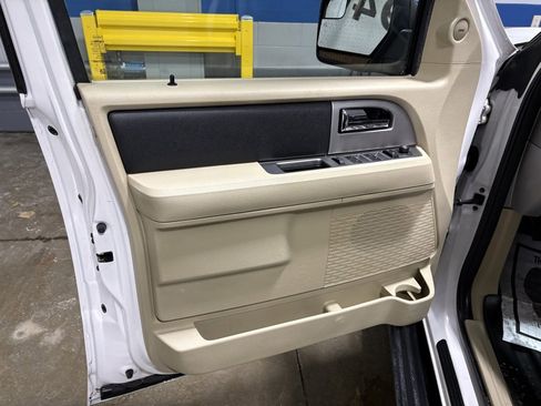 Used 2017 Ford Expedition XLT w/ Equipment Group 202A image 20