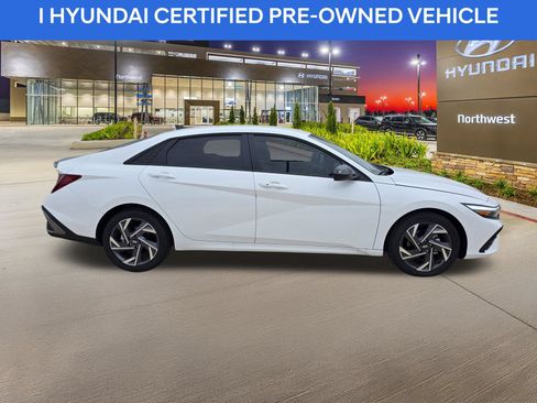 Used 2025 Hyundai Elantra Sport FWD image 6