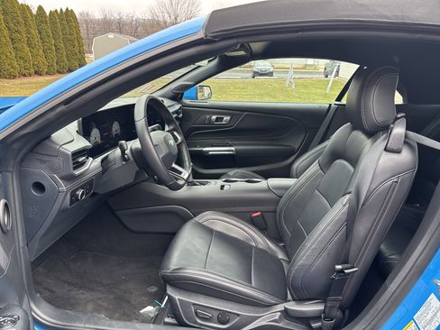 Used 2025 Ford Mustang Premium image 13