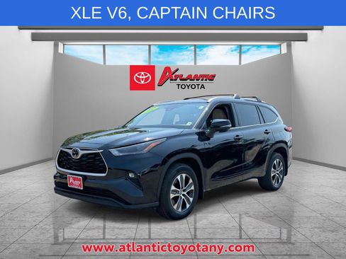 Used 2022 Toyota Highlander XLE AWD/4WD image 4