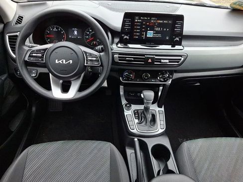 Certified 2023 Kia Seltos LX image 11