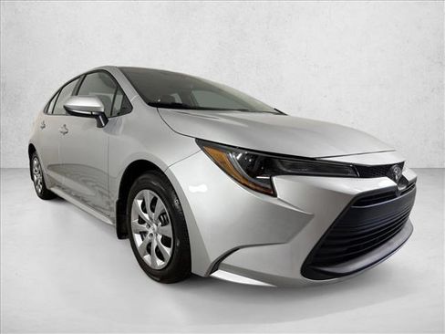Used 2026 Toyota Corolla LE FWD image 1