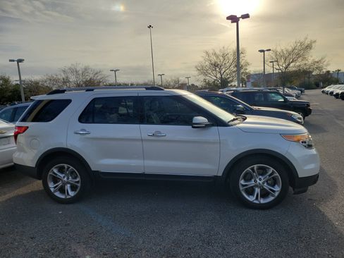 Used 2015 Ford Explorer Limited w/ Equipment Group 301A image 9
