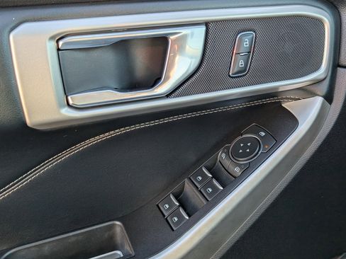 Certified 2022 Ford Explorer XLT w/ Equipment Group 202A image 20