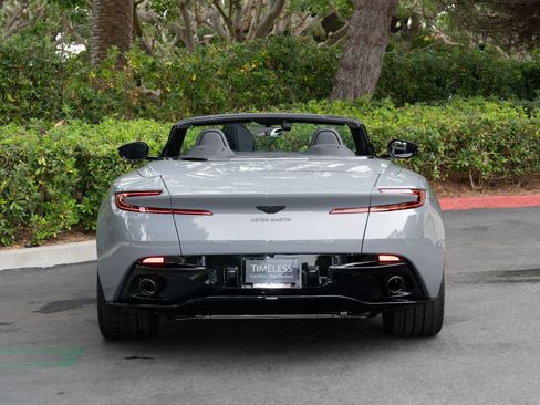 Used 2022 Aston Martin DB11 Volante RWD image 7