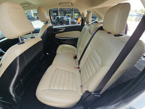 Used 2022 Ford Edge SEL w/ Convenience Package AWD/4WD image 11