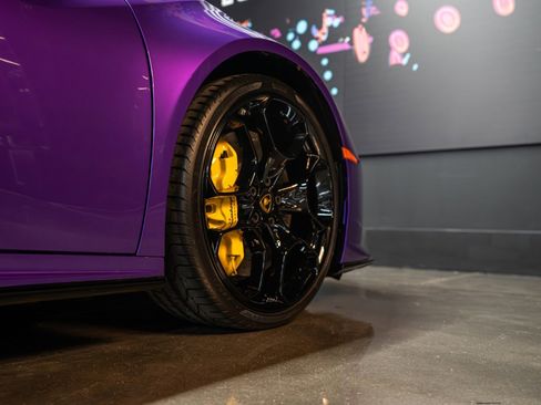 Used 2022 Lamborghini Huracan EVO image 16