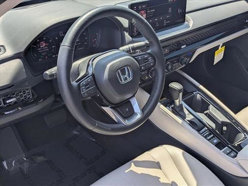 Used 2025 Honda Accord Touring image 10
