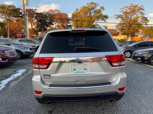 Used 2013 Jeep Grand Cherokee Limited w/ Advance Technology Group image 5