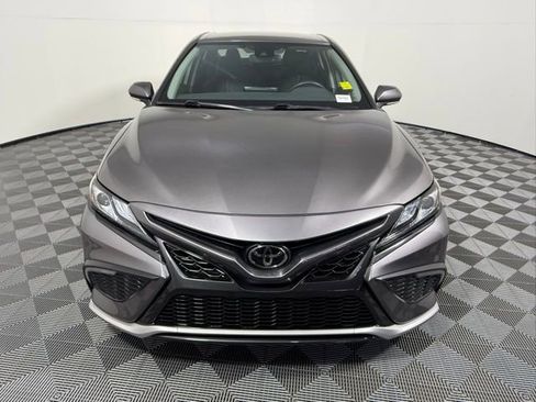 Used 2022 Toyota Camry XSE image 9