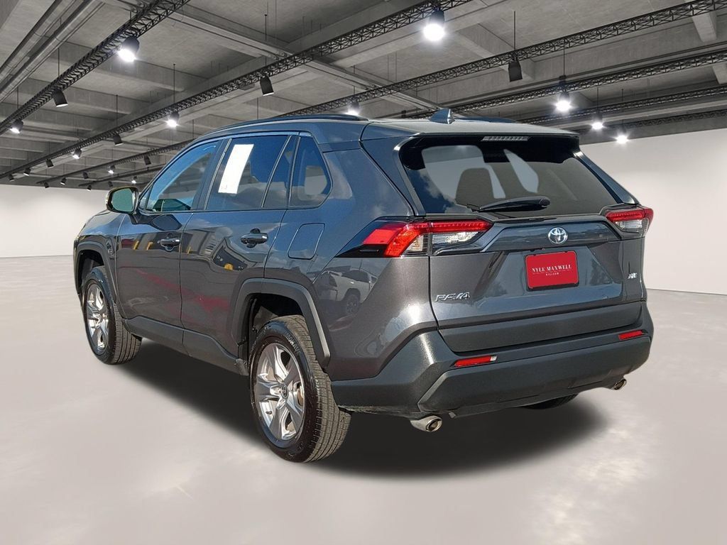 Used 2025 Toyota RAV4 XLE FWD image 14