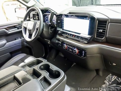 Used 2025 GMC Sierra 1500 SLT image 25