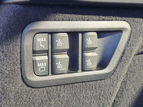 Used 2024 BMW X7 M60i w/ Executive Package image 32