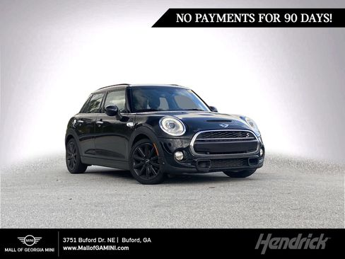 Used 2018 MINI Cooper S image 1