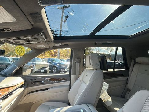 Certified 2024 Cadillac Escalade Sport Platinum w/ Heavy-Duty Trailer Package image 29