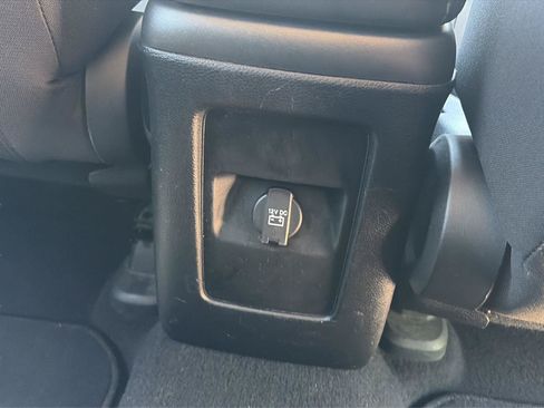 Used 2018 Dodge Journey SE w/ Connectivity Group FWD image 24