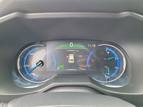 Used 2025 Toyota RAV4 XLE image 24