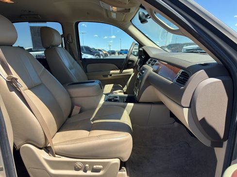 Used 2008 GMC Yukon XL SLT w/ SLT Preferred Equipment Group AWD/4WD image 15