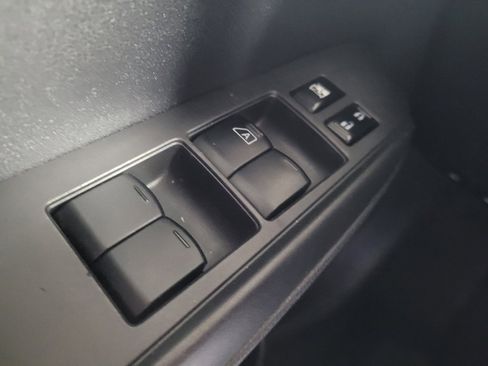 Used 2015 Nissan Versa Note SR w/ SR Convenience Package FWD image 27