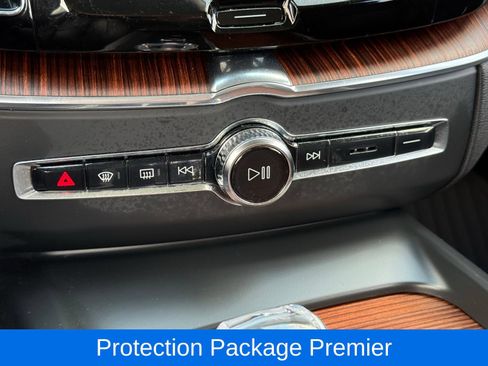 Used 2023 Volvo XC60 B5 Ultimate w/ Climate Package AWD/4WD image 28