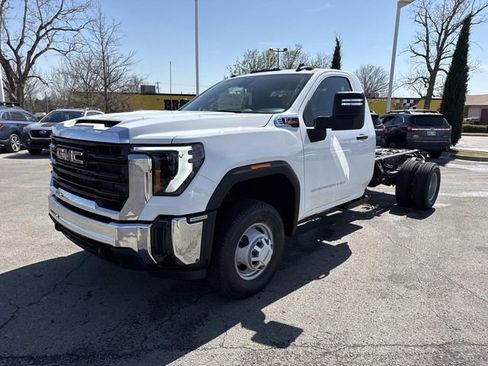 New 2026 GMC Sierra 3500 Pro w/ Convenience Package image 6