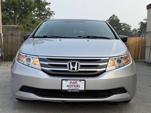 Used 2011 Honda Odyssey LX image 3