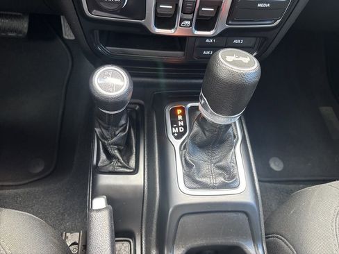 Used 2021 Jeep Wrangler Unlimited Sport image 26