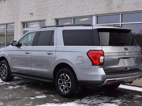 Used 2023 Ford Expedition Max XLT image 4