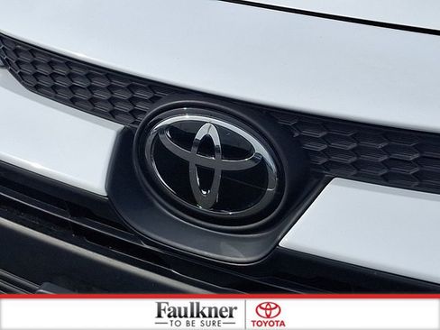 Used 2025 Toyota Corolla LE FWD image 30