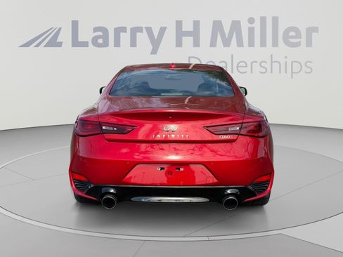 Used 2017 INFINITI Q60 Red Sport 400 RWD image 4