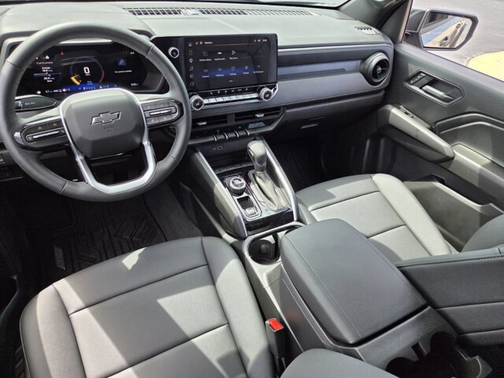 Used 2026 Chevrolet Colorado Trail Boss AWD/4WD image 13
