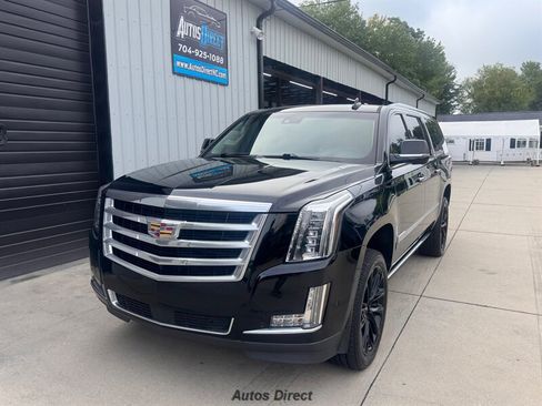Used 2019 Cadillac Escalade ESV Premium Luxury RWD image 12