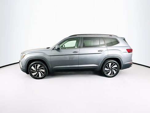 Used 2025 Volkswagen Atlas SE FWD image 4