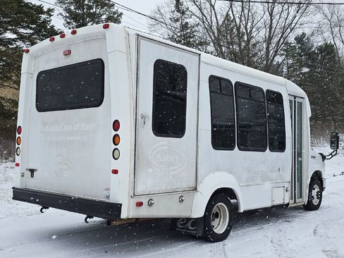 Used 2011 Ford E-450 and Econoline 450 Super Duty w/ Shuttle Bus Prep Pkg image 5