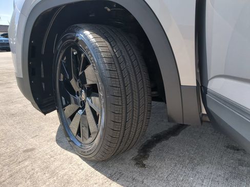 Certified 2024 Volkswagen Atlas SE FWD image 36