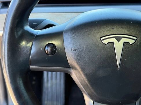 Used 2018 Tesla Model 3 Long Range RWD image 15