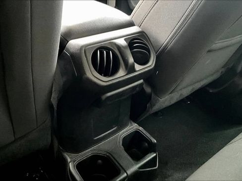 Used 2019 Jeep Wrangler Sport AWD/4WD image 10