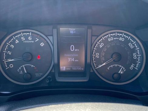 Used 2017 Toyota Tacoma TRD Sport w/ Premium & Technology Package RWD image 15