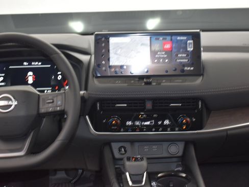 New 2026 Nissan Rogue Platinum w/ Platinum Premium Package AWD/4WD image 14