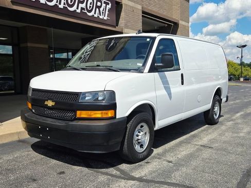Used 2019 Chevrolet Express 2500 RWD image 7