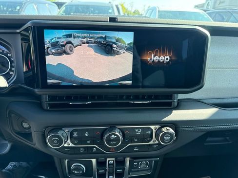 New 2026 Jeep Wrangler Unlimited Sahara AWD/4WD image 13