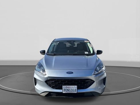 Certified 2022 Ford Escape SE w/ SE Sport Appearance Package image 3